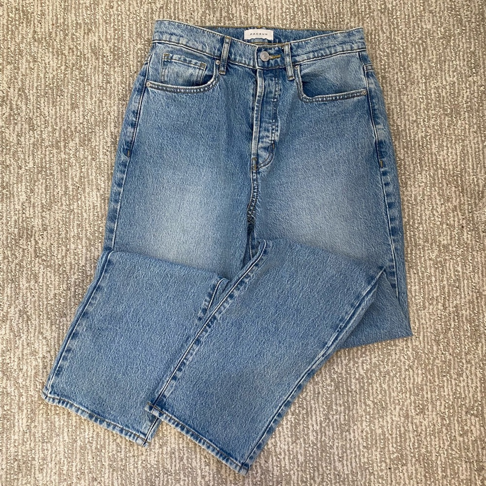 PACSUN STRAIGHT-LEG LEG DAD JEAN!